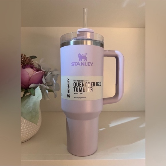 🎉LAST PIECE🎉Stanley 40 oz. Quencher H2.0 FlowState Tumbler Orchid - Picture 3 of 8